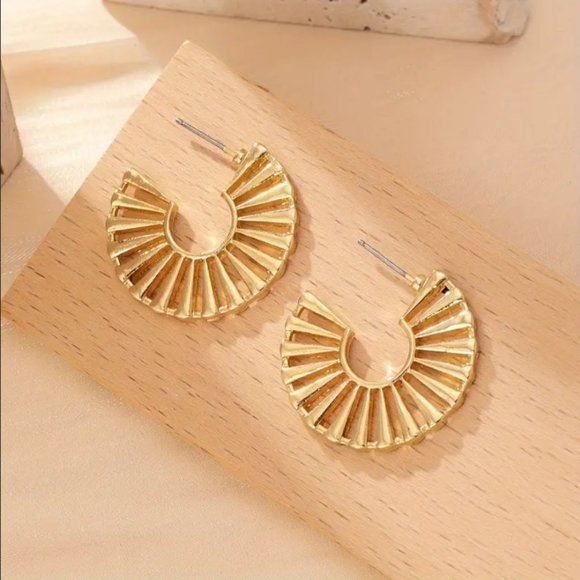Amazon.com: GLOSOLE Hoop Earrings 14K Gold Earrings for  14K Gold Flat Semi Hoop Womens Fan Earrings Ladies Curved Hoops Jewelry 14 Karat